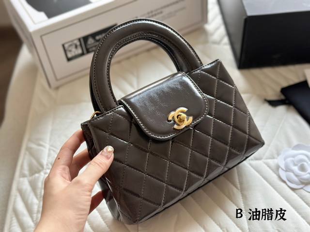 油蜡皮 Chanel23K新款 本季度的 最眼包 Chanel 香奈儿 23K Kelly大号链条包 小羊皮 也是很耐用哒 经典百搭耐看 尺寸20 14Cm