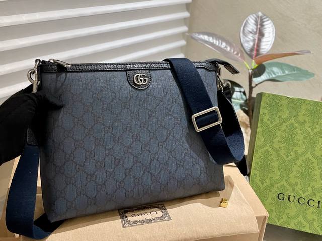 原单 牛皮 礼盒包装 Size 30Cm Gucci Ophidia新配色 午夜蓝 洗漱袋 信封包 斜挎包 属于越拿越好看的那种 日常使用非常方便