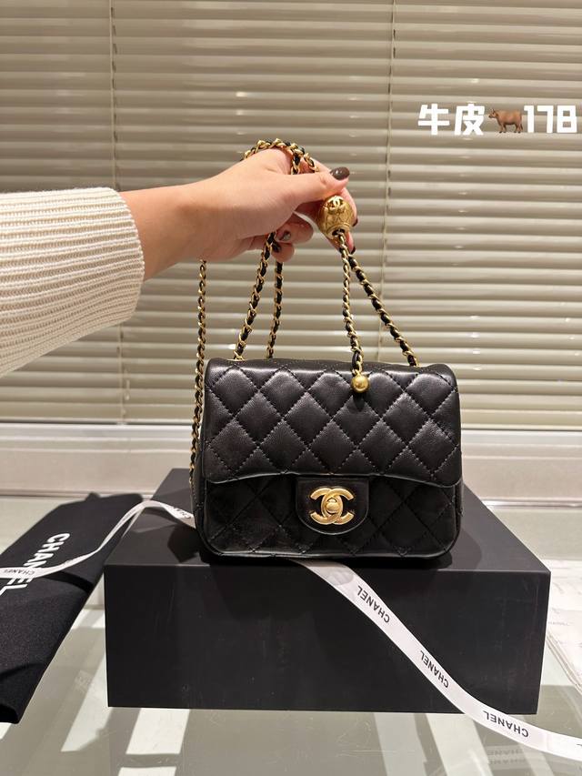 配盒 头层皮 Size 17*13Cm 香奈儿 Chanel 金球方胖子 上身真的是yyds 绝对是年度最美 不接受反驳 看到实物真的惊喜到啦