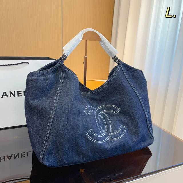 Chanel香奈儿 23S新款 购物袋 牛仔bag 手感超级好 原版五金 超级大牌 以华丽高贵的外形成为当下最炙手可热之作人手必备 明星热捧 精匠之作 尺寸 4