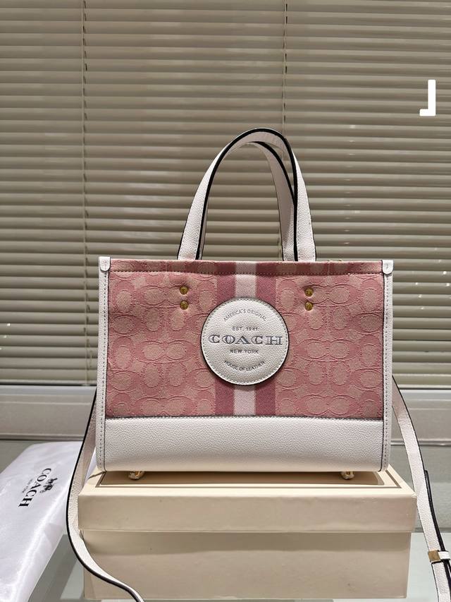 Coach Field Tote 人手必备款 手提斜挎包 手感柔软容量大配有宽肩带可以斜挎喔 Size: 30 22Cm