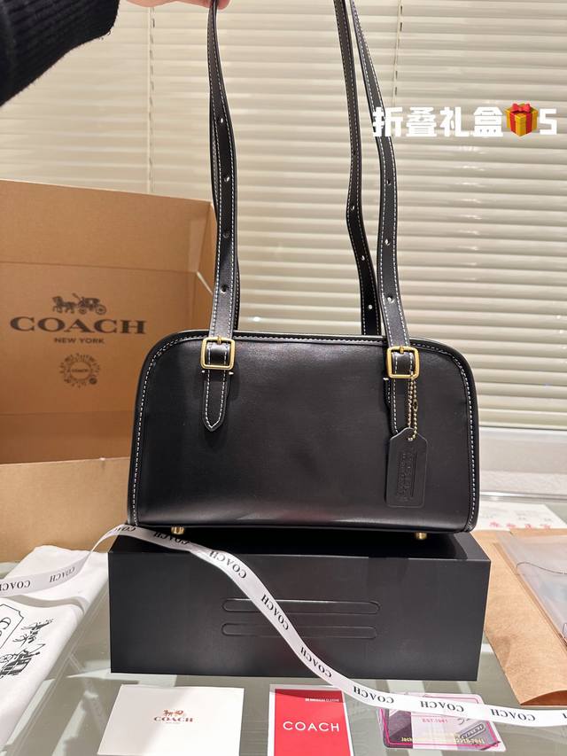 配礼盒 Coach来活啦10月新 Swing Zip Coach新品10月新品 复古潮流风再度来袭 1 肩带可调节长度 足够的腋下肩带 轻松打造腋下包型 2 轻