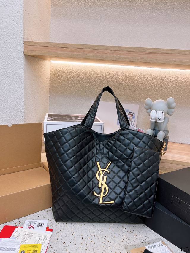 Size 38 39 Ysl爆款大包 购物袋 大五金logo终于做到与原版大小一致 高级感满满 复古菱形格子与 巨大logo五金 璀璨而大气 最重要是一包当2包