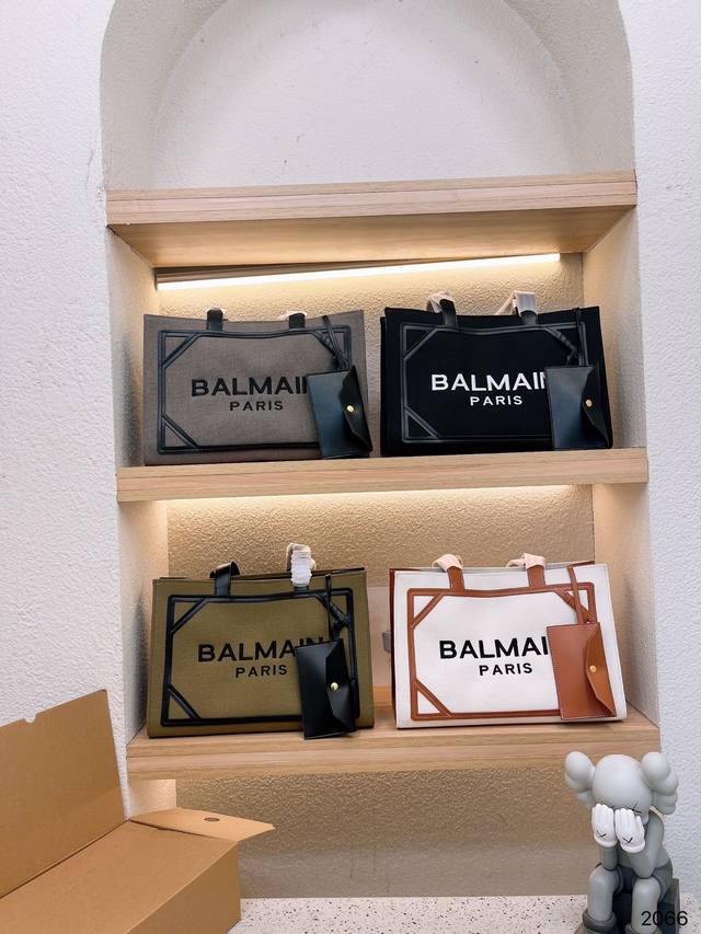 我要向全世界推荐balmain 托特包 巴尔曼 B Army 经典系列的新款 这个配色也非常好百搭配衣服 尺寸 40 28