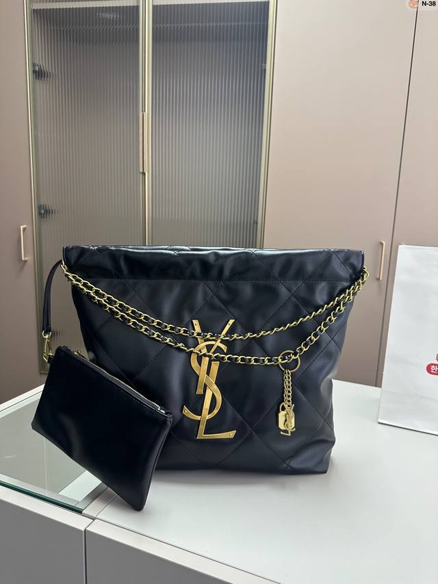 圣罗兰ysl 垃圾袋 Tote包 大tote感觉太温柔了简直 随意搭配都出彩 N-38尺寸32 8 32配盒