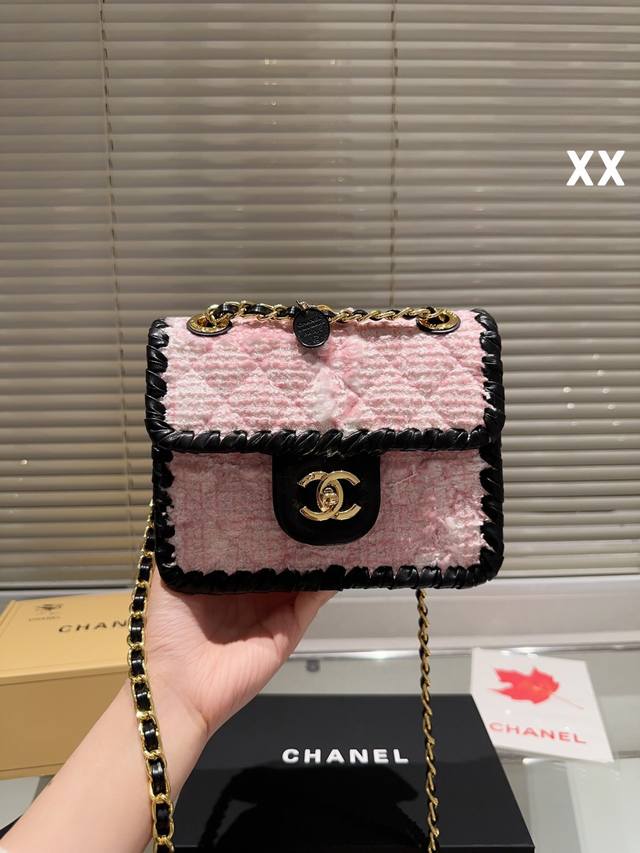 配盒 Size 20*15Cm 香奈儿 Chanel 毛呢 豆腐包 仙女粉哦 太太太太太美了 美到我心里去的一只包 粉碰撞