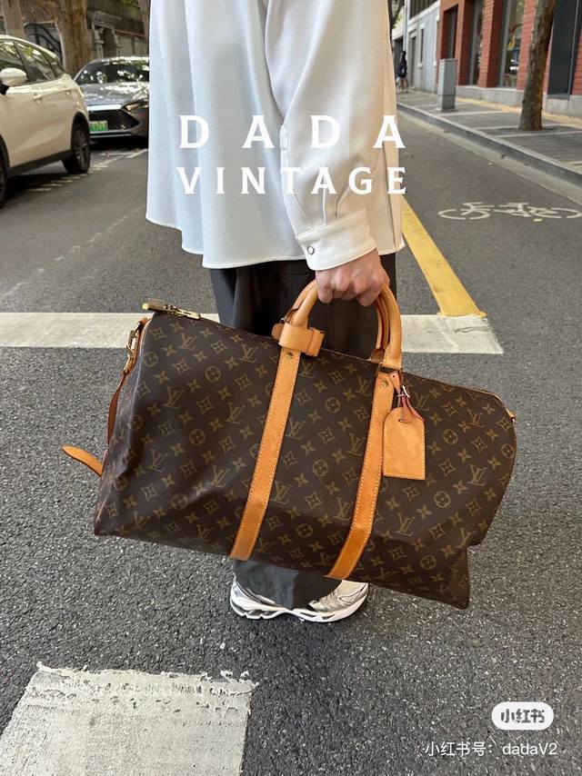 出行必备单品 Keepall 终于迎来了旅行的季节啦 Lv Speedy 超级大的容量 可以放北 当健身包 旅行 商务 运动 出行好帮手 一包多用时尚出街4 也 - 点击图像关闭