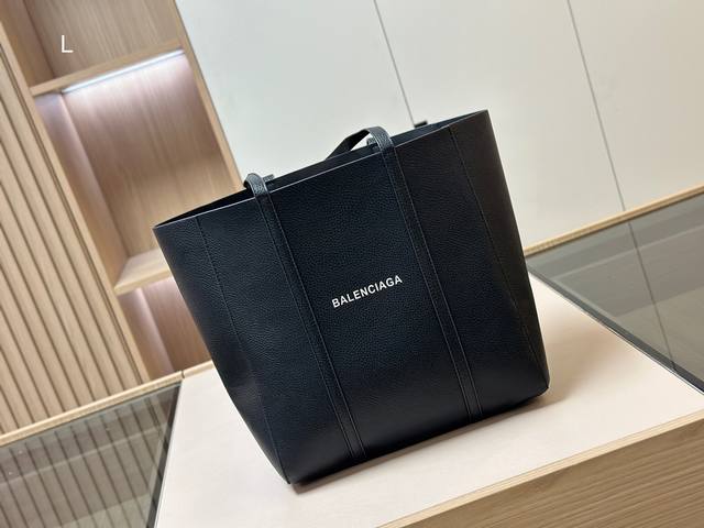 巴黎世家 超时髦 Ddd Balenciaga 托特包 Ddd 简单实用耐看 Ddd 愈看愈好看 Ddd Size 32 32Cm Ddd - 点击图像关闭