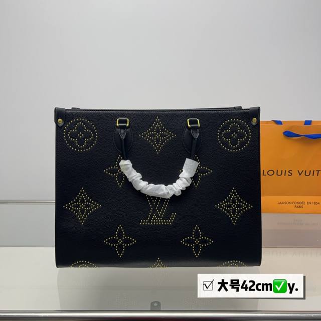 无盒 Ddd Lv 金钉 Onthego妈咪袋 性价比之王这是一款超赞的包型 灵感来自于恶搞lv的街头品牌 曾经的曾经 Louis Vll Litton永远不会