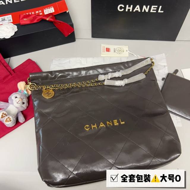 全套包装 Ddd 配送星黛露挂件 Ddd Size 39Cm 大 Ddd Chanel 22Bag 更酷哦 Ddd 油蜡皮很耐造 Ddd 高级感拉满 Ddd 搜