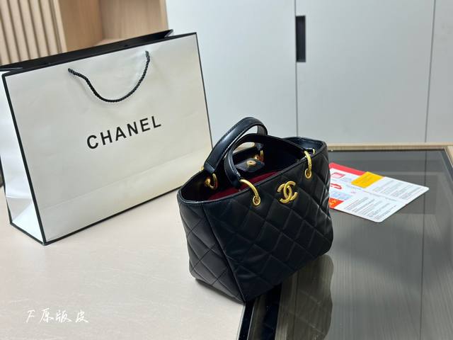 原版皮 Ddd Chanel23新款菜篮子 Ddd 天花板香奈儿家罕见的背法 Ddd 趁它没有溢价断货之前 Ddd 赶紧了解一下 Ddd 尺寸:22 19Cm