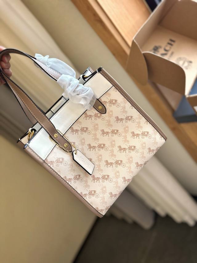 礼盒包装 Ddd Coach 蔻驰 Ddd 23秋冬新品马车field Tote22号托特包斜挎包 Ddd 尺寸22Cm Ddd