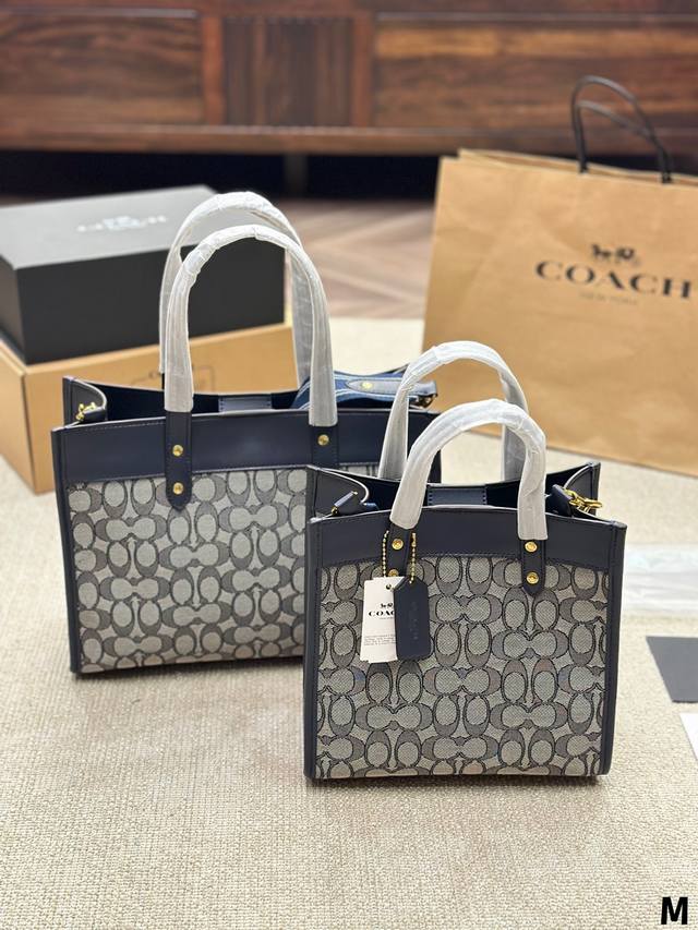 牛皮版本 Ddd Coachl经典提花织布 Fieldtote Ddd 这波很 Coach Ddd Coach经典提花织布拼牛皮的fieldtote3 象牙白