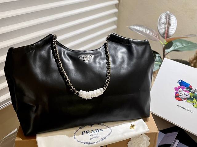 原版皮 Ddd Prada 新品 Tote 托特包 小网红包 Prada永恒经典 真正原版复刻 轻便时尚 潮人必备 普拉达由玛丽奥 普拉达于1913年在意大利