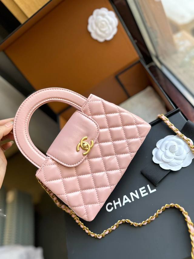 折叠礼盒官网飞机盒 Ddd Chanel 23新款kelly链条包 Ddd 23K最火的一款 Ddd 尺寸 22Cm Ddd