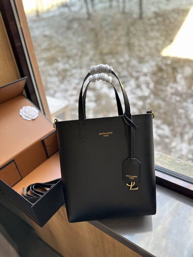 Ysl Shopping Bag圣罗兰最经典之-的shopping Bag购物袋包包来啦可非常柔软的牛皮材质 比较耐磨耐刮擦 轻便又百搭 需要通勤包包的小红薯们