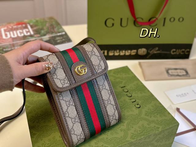 飞机盒折叠盒 Ddd Size:12 17 Ddd Gucci 古驰ophidia系列手机包 Ddd 中间饰以经典红绿织带相间条纹 Ddd 包身自重轻 肩带调节 - 点击图像关闭