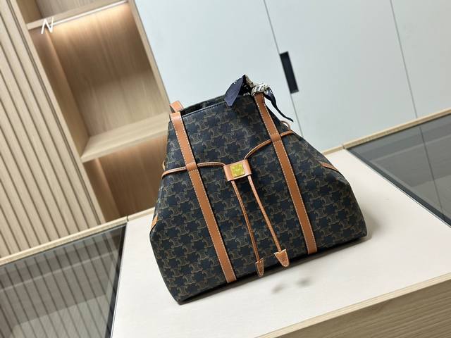 Size: 31 36Cm Ddd 赛琳23新款的托特包tote Ddd 加入开口设计 Ddd 今年的大包都很 喜欢 Ddd 凹造型好物 街拍时尚单品 Ddd