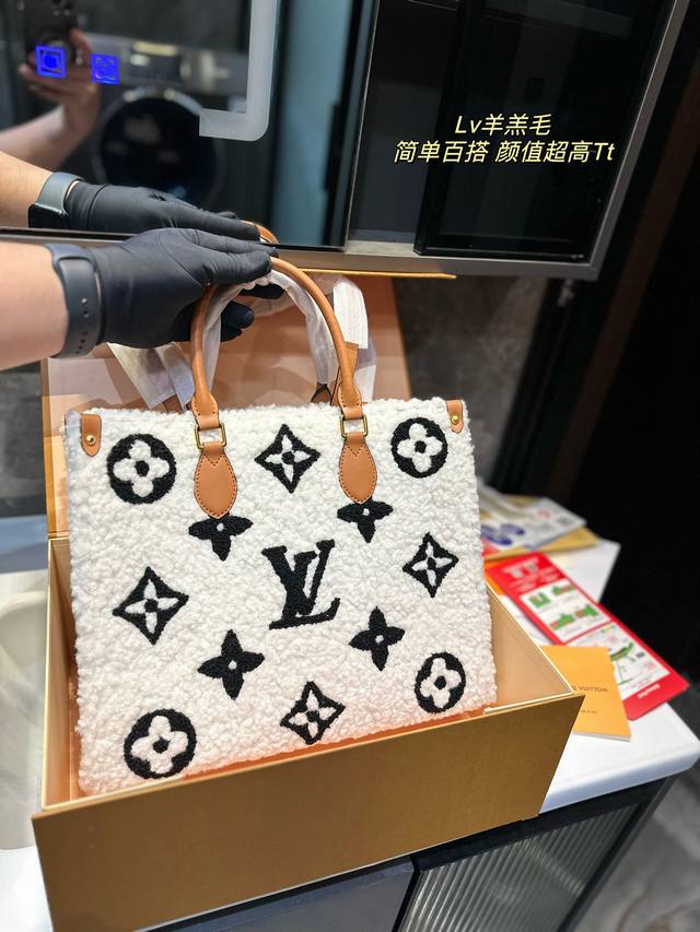 Lv Onthego妈咪袋 性价比之王这是一款超赞的包型灵感来自于恶搞lv的街头品牌 曾经的曾经 Louis Vll Litton永远不会走下神坛非常值得入的一