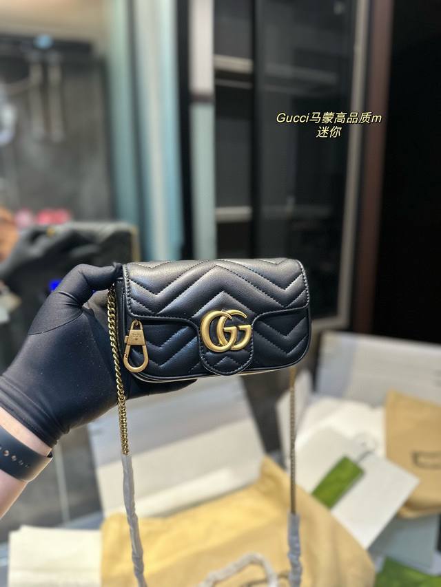 折叠飞机礼盒 Ddd Gucci L Gg Marmont 系列 Ddd 升级版本牛皮 Ddd Gucci 宠儿精选 Gg Marmont 系列手袋刚刚上架一组 - 点击图像关闭