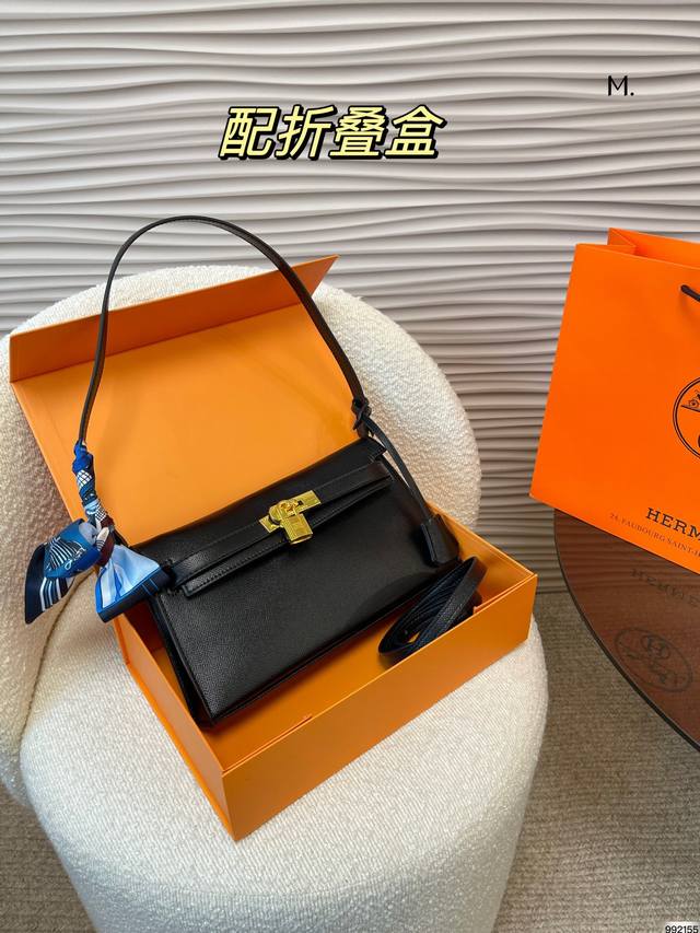 折叠盒 Ddd Hermes 爱马仕 Ddd 凯莉包好随意搭配 Ddd 不管怎么穿随便一背都好看 Ddd 一点都不挑人很显气质 Ddd 超有feel 这款其实很