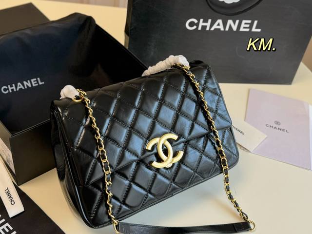 牛皮 折叠盒 Ddd Size:30 20 Ddd Chanel 香奈儿大logo中古链条包 Ddd 黑色系的搭配很适合这个季节 Ddd 大双c Logo太吸睛