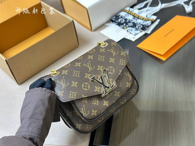 配折叠盒飞机盒 Ddd Lv Chain Bag邮差包套盒 Ddd 用以攜帶智能手機和其他隨身物 Ddd 這款收納袋充分展現 Ddd Lockme系列的重要元素