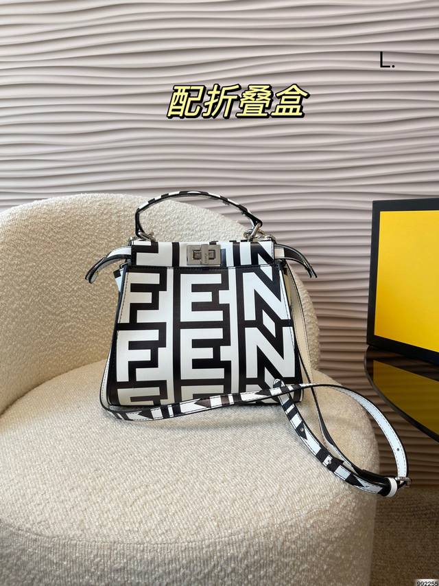 折叠盒 Ddd Fendi&Marc Jacobs Ddd 联名款芬迪 手提包 Ddd 拿起来超级飒 潮流百搭 Ddd 时尚达人必备单品之一 Ddd 尺寸23 - 点击图像关闭