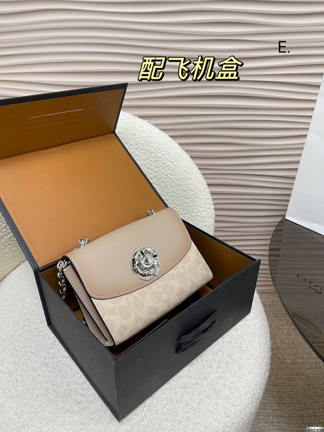 飞机盒 Ddd 蔻驰山茶花链条包 Ddd Coach Parker 帕克包 Ddd 山茶花系列 全新单品 Ddd 单肩斜挎都可以 Ddd Coach 新款链条方