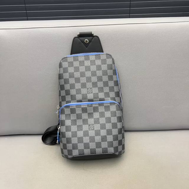 Louisvuitton 路易威登 Ddd Avenue系列胸包 斜挎包 男女通用单肩包 采用精湛镶嵌细工 经典百搭 实物拍摄 原厂原版面料 配送防尘袋 32