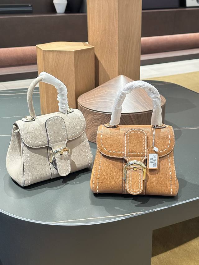 牛皮手工缝线 Ddd Delvaux Brillant Mini 德尔沃的brillant Mini Ddd 这个系列算是很经典的了 Ddd 线外缝是太美很适合