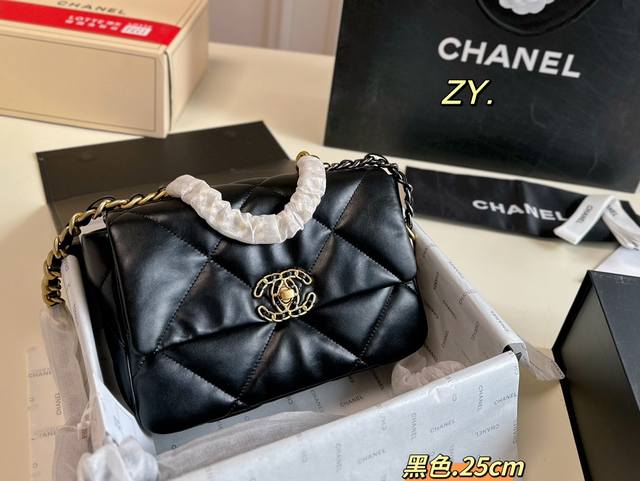 折叠盒 Ddd Size 25 17 Ddd Chanel 香奈儿新款19Bag链条包 Ddd 皮质细腻柔软 质感像云朵一样 Ddd 皮穿金属肩带 款式别致 D