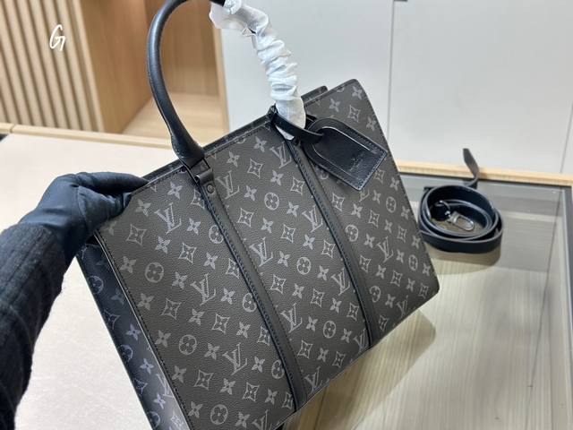 Size 39x29Cm Ddd Lv 男士公文包 Ddd 原材料pvc配牛皮 Ddd 单肩斜跨男包 Ddd 耐磨耐用 Ddd 实用又百搭 Ddd