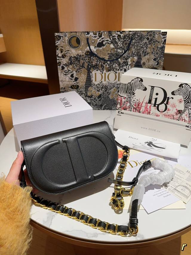 Dior 迪奥 Ddd 新品oblique Ddd 猪鼻子cd标志翻盖单肩斜挎包 Ddd 尺寸21Cm Ddd 礼盒包装飞机箱 Ddd