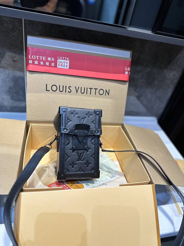 礼盒包装 Ddd Louisvuitton 路易威登trunk Vertical 盒子包 小方包 男女通用单肩斜挎包 小箱子 实物拍摄 采用原厂原版面料 Yj尺