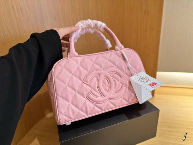 香奈儿chanel Ddd 中古鱼子酱保龄球包 Ddd 尺寸30Cm Ddd 礼盒包装 Ddd