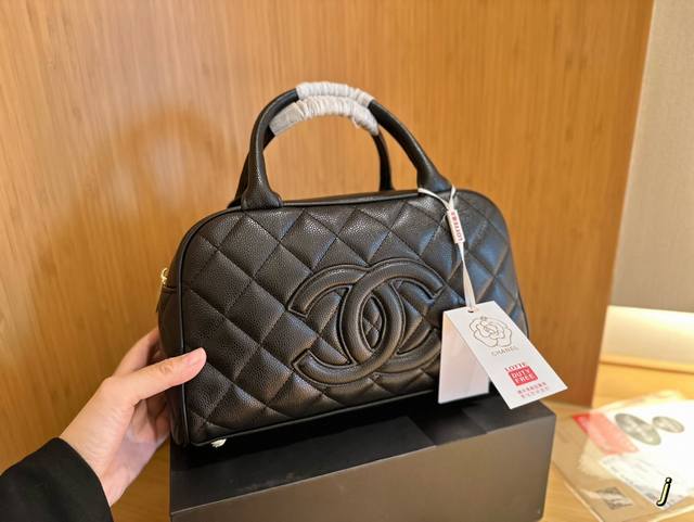 香奈儿chanel Ddd 中古鱼子酱保龄球包 Ddd 尺寸30Cm Ddd 礼盒包装 Ddd