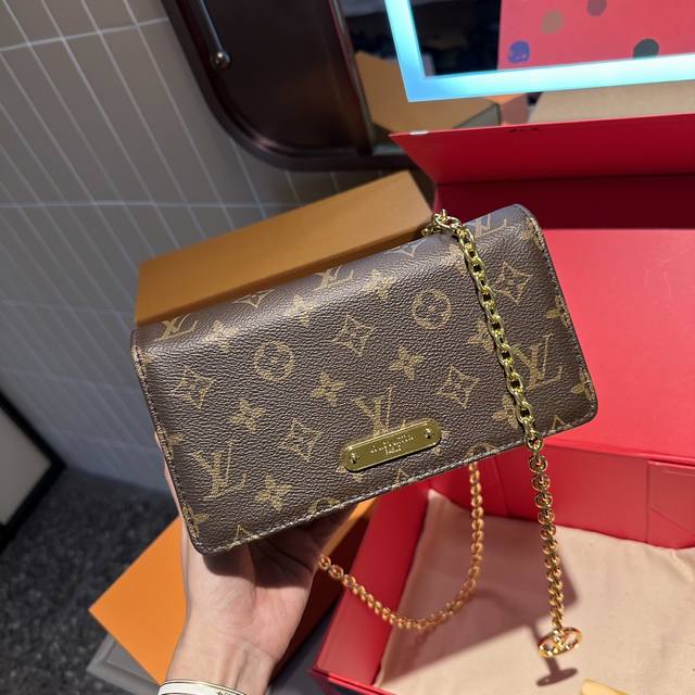 折叠礼盒官网飞机盒 Ddd Lv 新品 Wallet On Chain Woc Lily Ddd 新品链条包 推荐自留 太百搭啦 Ddd 尺寸20Cm Ddd