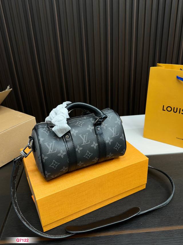 折叠盒 Ddd Lv 枕头包 Ddd 2023新款 Ddd 手提 斜挎 Ddd 男女通用哦 Ddd 尺寸21 12Cm Ddd