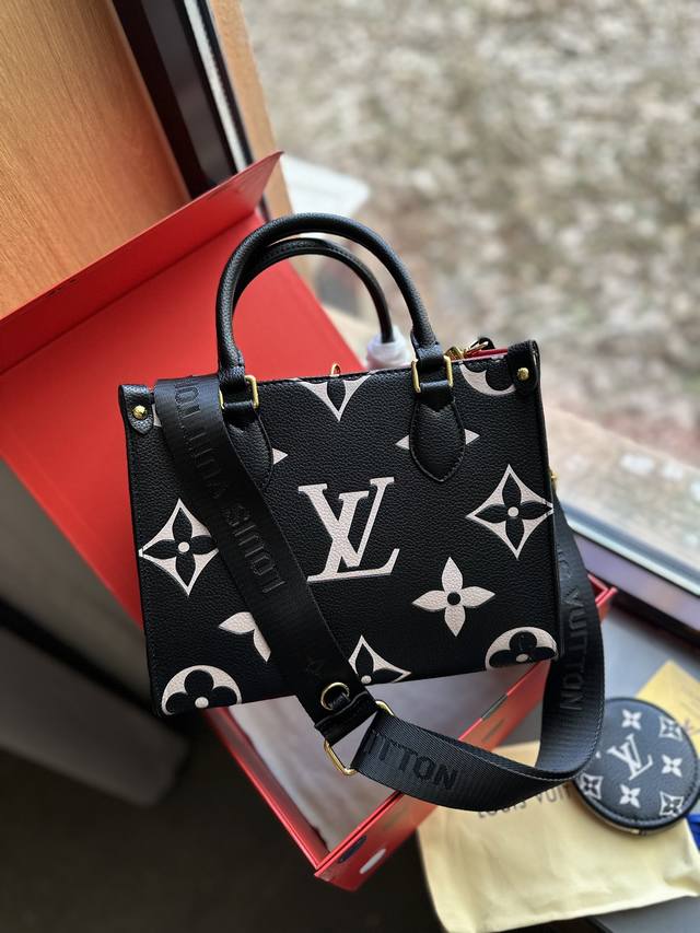 新品 折叠礼盒包装 Ddd Lv Onthego 新款丛林包 Ddd Onthego绝对是通勤工具包必备单品之一轻盈容量大百搭最最关键不娇气小号的尺寸刚刚好也不