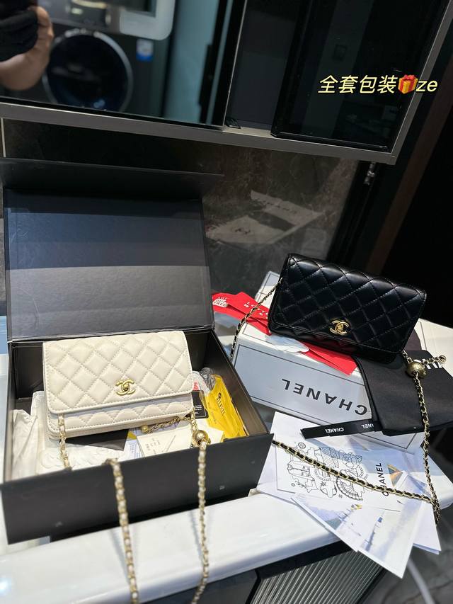 礼盒包装 Ddd Chanel 香奈儿发财 一款随身小 Ddd 包推荐给大家 香奈儿woc新款发财包 可斜挎单肩 链条可收入包内作为手包使用 上身后超显大气 别 - 点击图像关闭