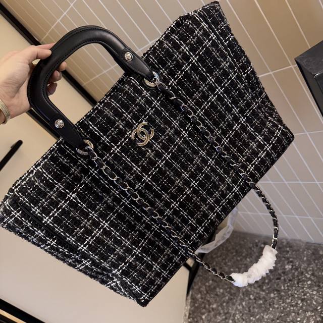 Chanel 中古 Tote 托特包 Ddd 慵懒随性又好背 Ddd 上身满满的惊喜 Ddd 高级慵懒又随性 Ddd 彻底心动的一只 Ddd Size 37 3