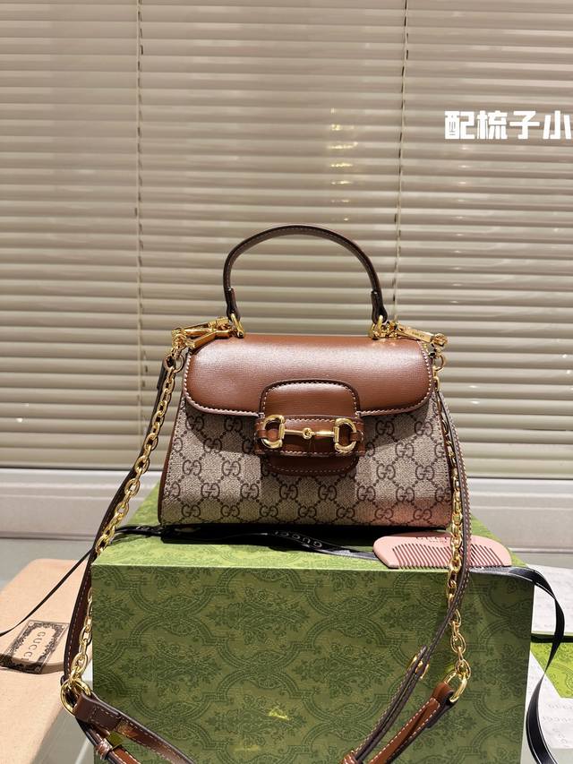 复刻版 牛皮 Ddd Gucci Horsebit 5 Top Handle Bag Ddd Gucci Horsebit 5 系列采用浅棕色皮革演绎手提包 D