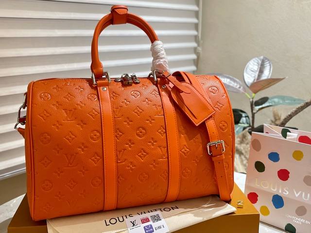 Lv Fw23 新品 旅行袋 机场旅行包来咯lv专柜同款旅行包 范冰冰 杨幂 刘涛各路大牌明星同款我有自留一直在用每个摩登旅者 都要拥有一只帅气能装的旅行袋 时