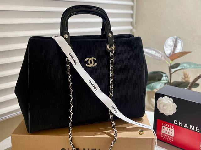 漆皮针织 Ddd Chanel 中古 Tote 托特包 Ddd 慵懒随性又好背 Ddd 上身满满的惊喜 Ddd 高级慵懒又随性 Ddd 彻底心动的一只 Ddd