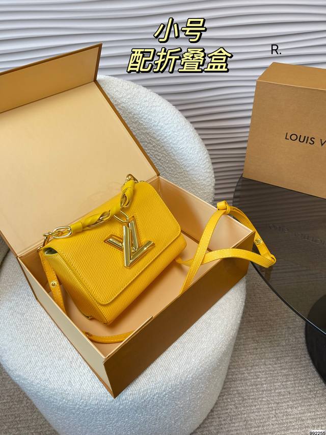 折叠盒 Ddd Lv Twist肩背包 Ddd 真的很高级 日常通勤简直绝配 Ddd 又酷又飒低调的奢华 Ddd 可盐可甜 极致美感 Ddd 绝美女孩就是你 D