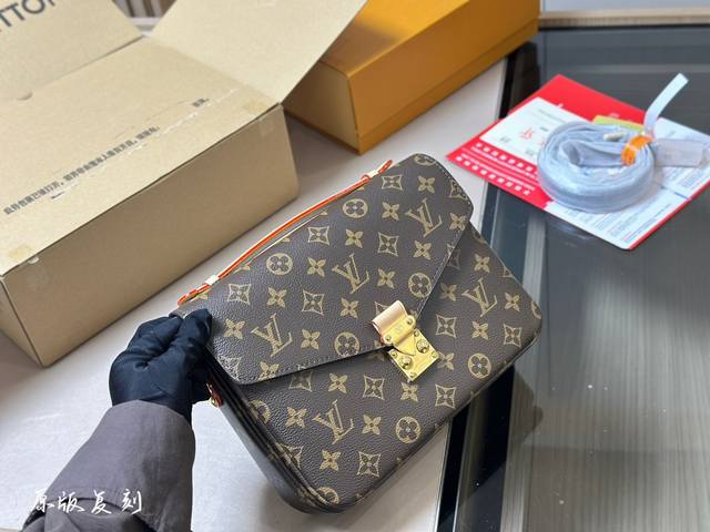 配折叠盒飞机盒 Ddd Size 25Cm Ddd Lv 顶级品质邮差包 Ddd 升级钢五金 Ddd 经典老花邮差 Ddd 每一年这个季节都要推一下 Ddd 因