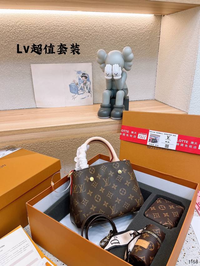 Lv蒙田bb 礼盒包装 Ddd Louisvuitton 专柜同步 引领时尚潮流 细致纹理清晰 原版五金件用不掉色 原版pvc配头层牛皮细致出品手工非常精细 内