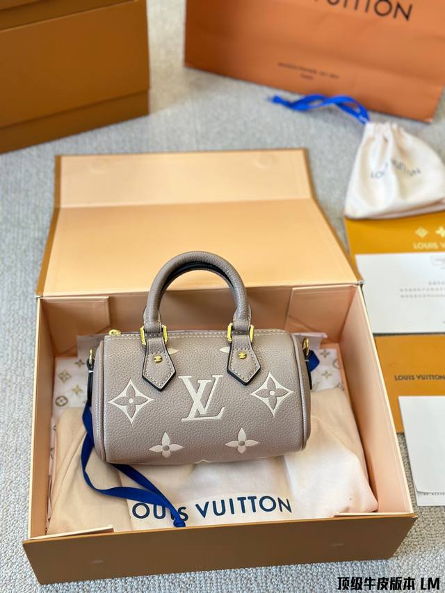 牛皮版本 Lv Speedy 16Cm枕头包 无论版型 内里和专柜毫无差别 真正原版复刻 内里可拆卸 火遍全球的爆款机场大包 机车女神包 明星同款 贵气而充满活