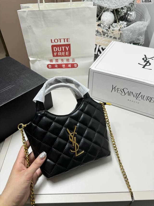 圣罗兰菜篮子 Ysl 小购物袋 大tote感觉太温柔了简直 随意搭配都出彩 L-223A尺寸17.4.16 折叠盒飞机盒